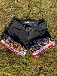 Tiger ruffled shorts